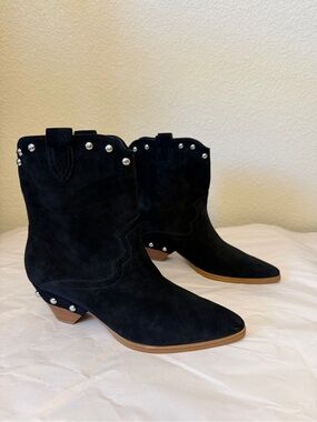 Marc Fisher Black Suede Western Ankle Boots with Silver Studs Sz 8M **READ***